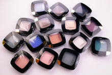 Load image into Gallery viewer, L'oreal Colour Riche Mono Eyeshadows
