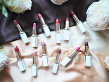 Load image into Gallery viewer, L'Oreal Age Perfect Lipstick
